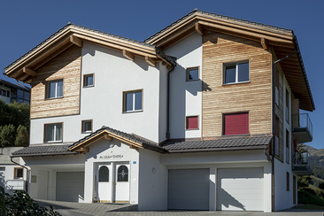 Ferienwohnung Wissa Turra, Obersaxen-Miraniga - Ansicht Sommer