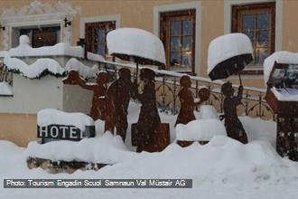 Figuren im Schnee