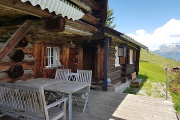 Terrasse mit Aussicht: Maiensäss Rütland