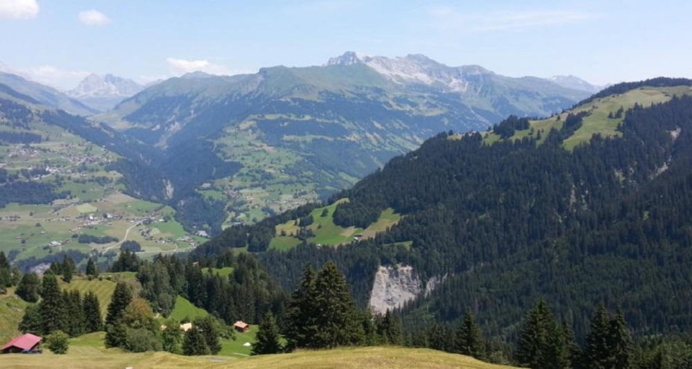 Terrasse mit Aussicht: Maiensäss Rütland