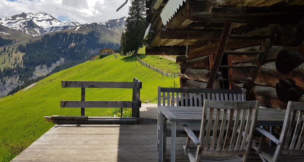 Terrasse mit Aussicht: Maiensäss Rütland