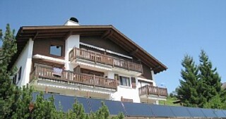 Aussenansicht im Sommer