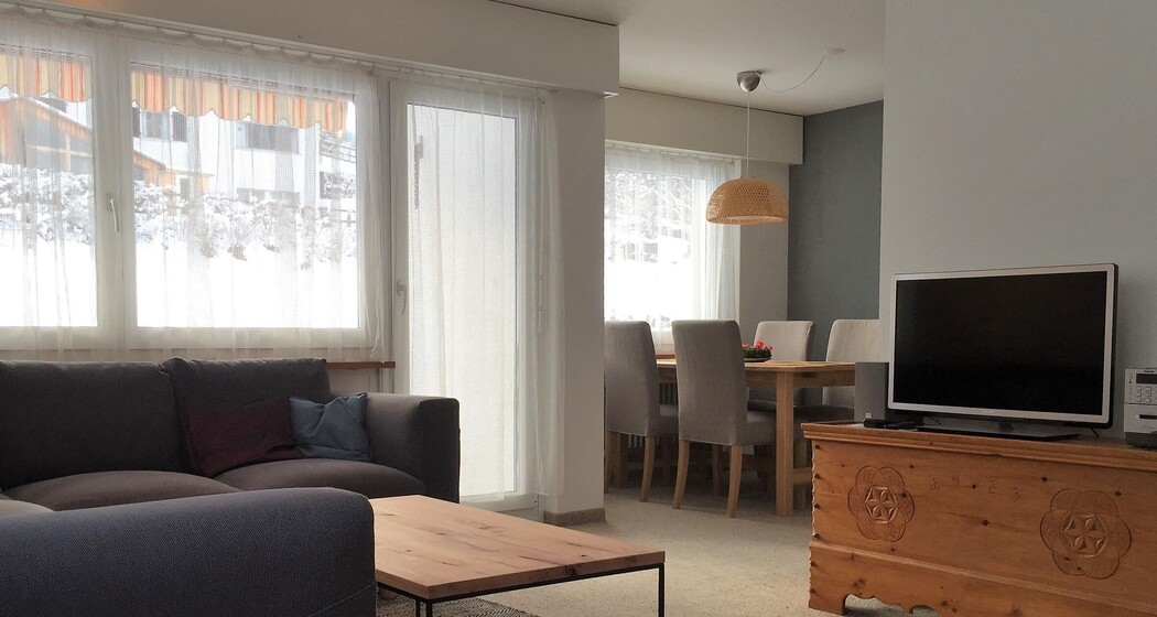 Wohnbereich mit Blick auf Essecke