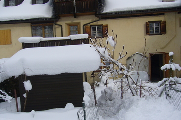 Südfassade Garten im Schnee