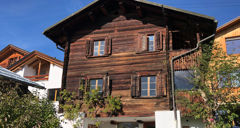 Charmante Ferienwohnung im Herzen von Flims-Dorf mit direktem Gartenzugang.