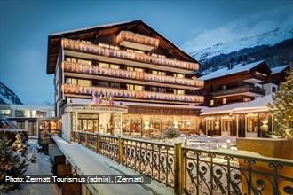 Alpen Resort Outside Winter