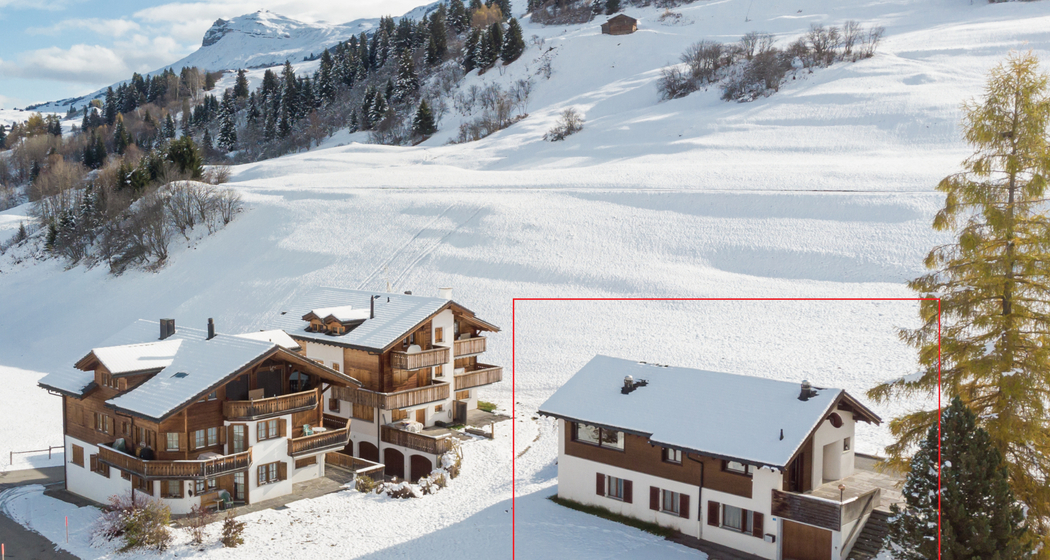 Ferienhaus bei der Lärche Miraniga - Hausansicht Winter
