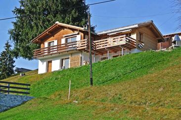 Larix Aussenansicht Sommer