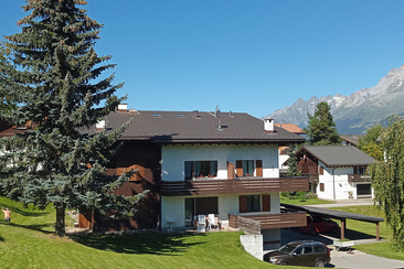 Ferienwohnung Crestahüs Seeberger - Ansicht Sommer