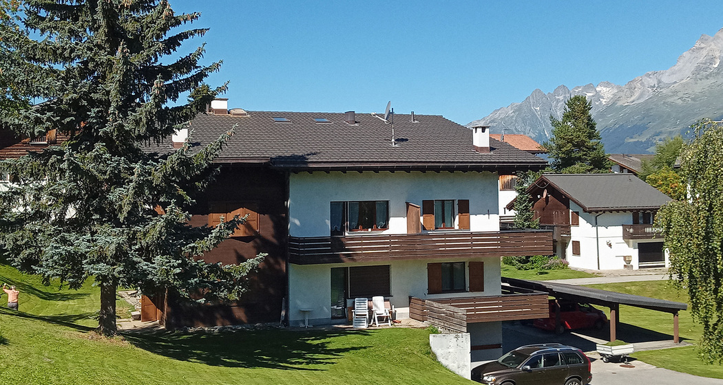 Ferienwohnung Crestahüs Seeberger - Ansicht Sommer