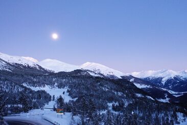 Schneeschuhwandern bei Vollmond