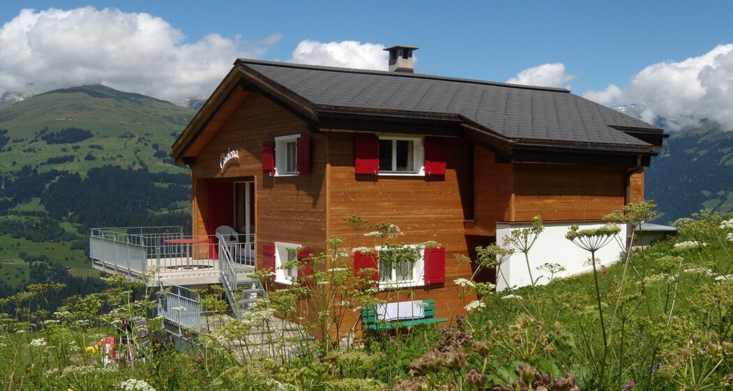 Haus Cadena, Miraniga - Ansicht Sommer