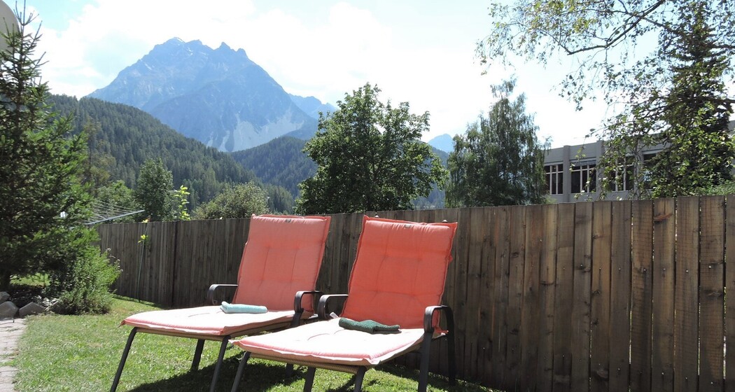 Gartensitzplatz mit Liegewiese