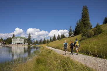 Wanderung zum Berghotel Seebenalp