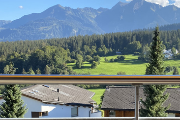 Aussenansicht wohnsimmer und balkon