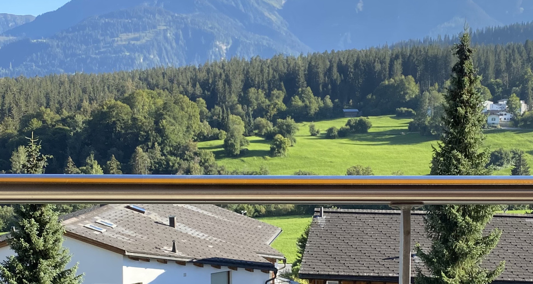 Aussenansicht wohnsimmer und balkon