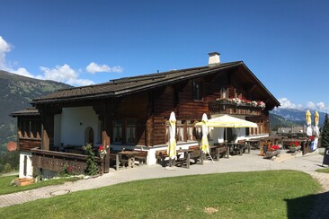 Ferienwohnung Restaurant Valata- Ansicht Sommer