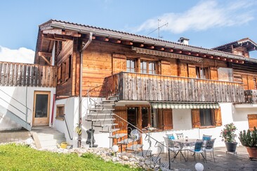 Ferienwohnung Chützehüs - Ansicht Sommer