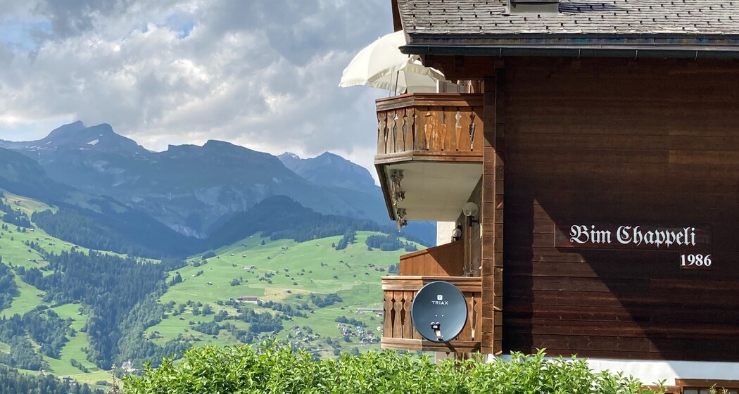 Ferienwohnung Bim Chappeli Ostertag - Ansicht Sommer