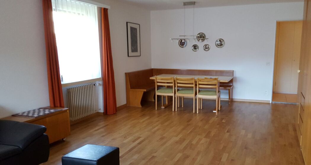 Essecke Wohnzimmer mit Klappbetten