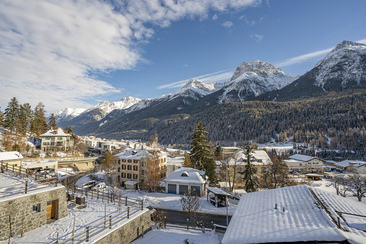 Panoramablick auf die Unterengadiner Bergwelt