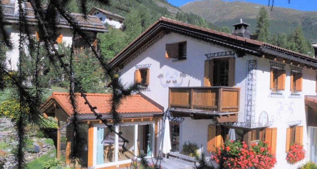 Chesa Sper l`Ovel, Südfassade