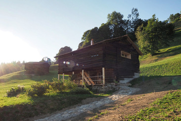 Der alte Stall neben dem Bauernhof wurde stilvoll und authentisch als Hofladen und BnB umgebaut.