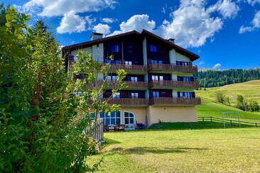 Ferienwohnung Casaum Gartmann - Ansicht Sommer