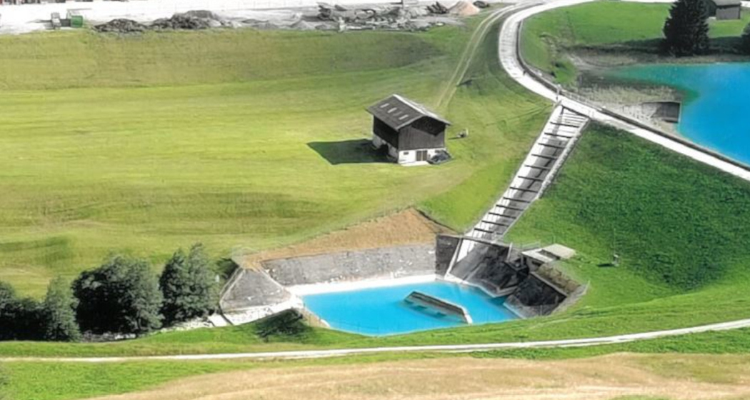 Maiensäss Bostg Cabernard, Aussenansicht