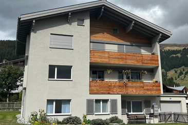 Ferienwohnung Casa Tgariel - Aussenfoto Sommer