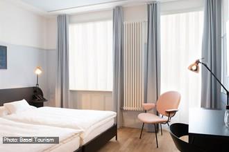 Hotel Schützen.jpg