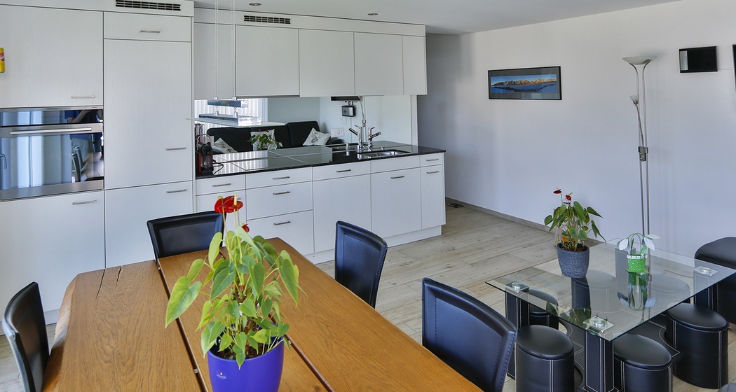 Esszimmer und Küche