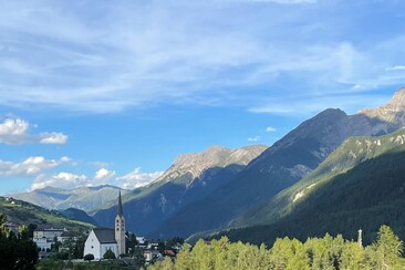 Panoramablick auf die Unterengadiner Bergwelt