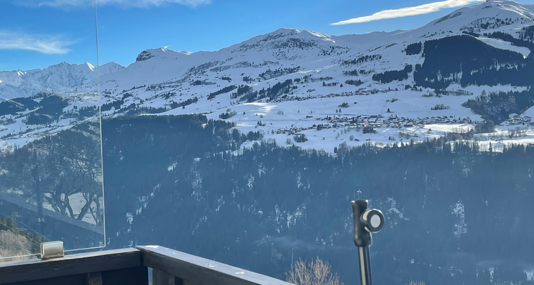 Casa Splendusa, Brigels, Aussicht Richtung Obersaxen im Winter