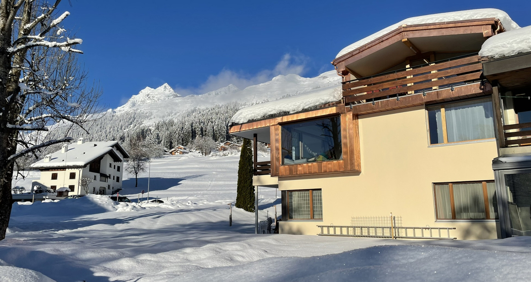 Ferienwohnung Casa Cambrus - Aussenansicht Winter