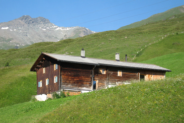 Ferienhaus Büel - Camana - Ansicht Sommer