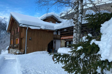 Ferienhaus Bundi Surin - Ansicht Winter