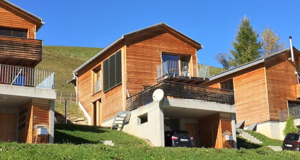 Ferienhaus Balcon Sulegliv - Ansicht Sommer