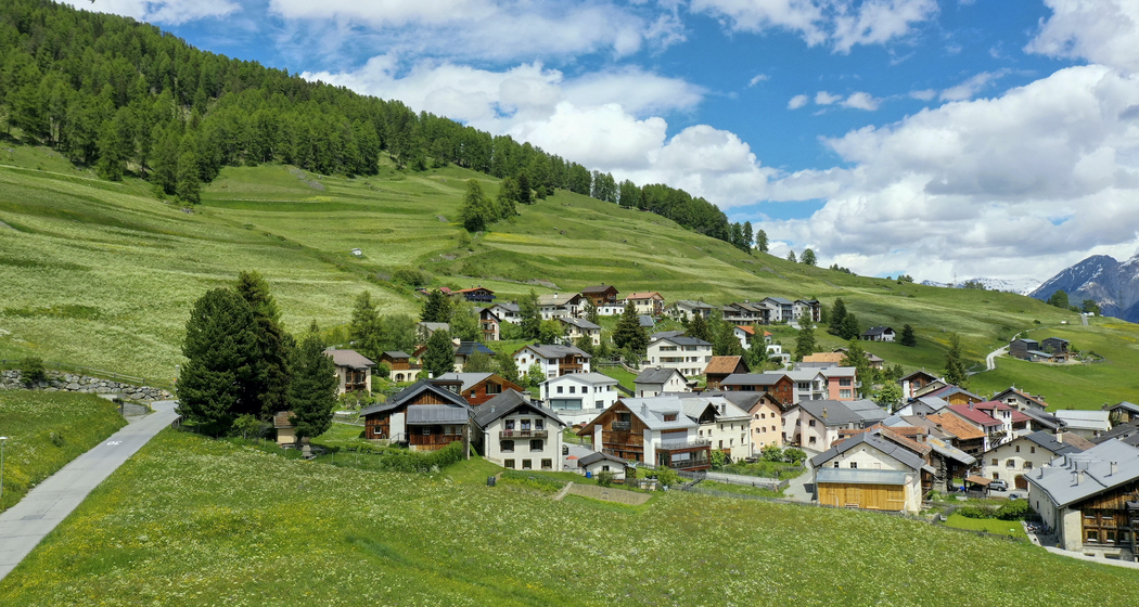 Ftan Pitschen mit Chasa Flora