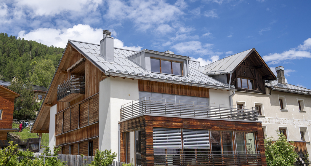 Chasa Flora Nahaufnahme von Unten