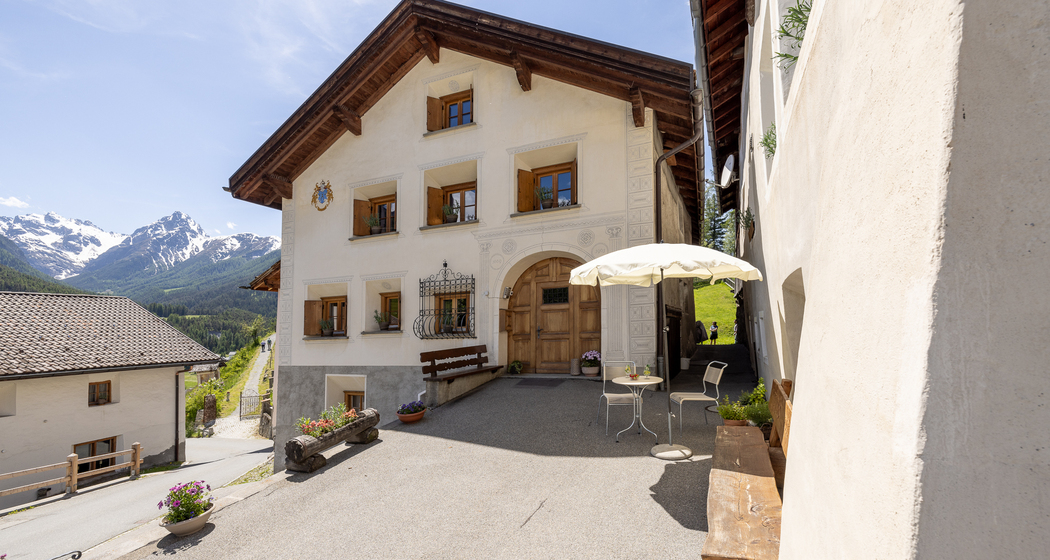 Chasa Suot Chastè Tarasp (tom_tds00020014989579668_image)