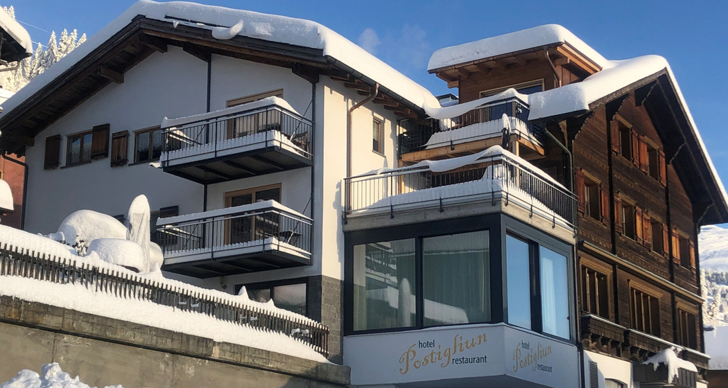Hotel Postigliun - Aussenansicht Winter