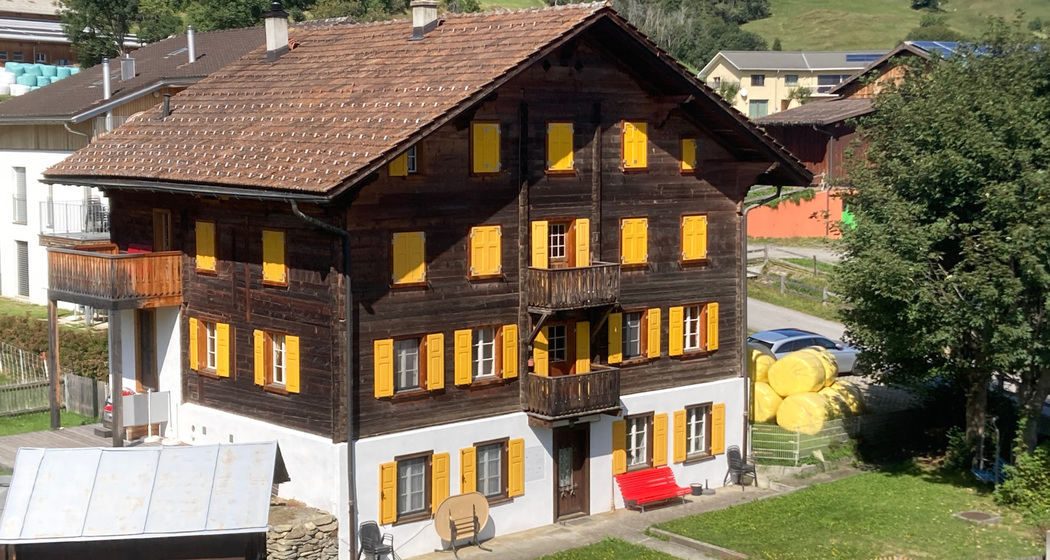 Ferienwohnung Gravas Brechbühler - Ansicht Sommer