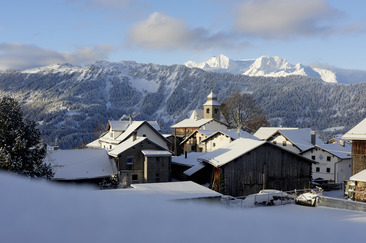 Dorfführung Feldis im Winter