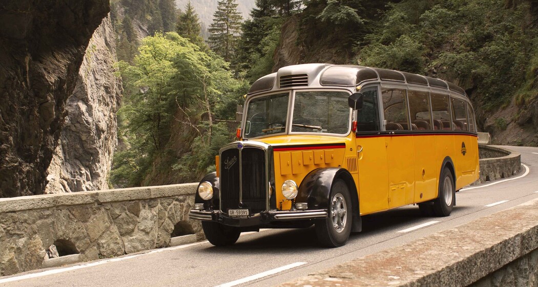 Historische Postautofahr