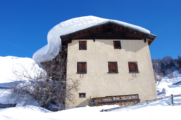 Ferienhaus Altes Walserhaus - Ansicht Winter