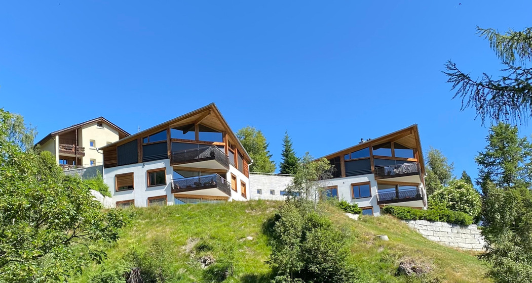 Ferienwohnung Bischu Valtiarm - Ansicht Sommer