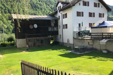 Ferienwohnung Casa Spescha - Aussenansicht