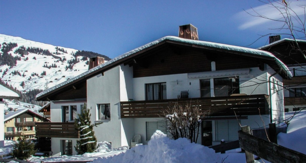 Ferienwohnung Casa Sogn Giacun Guyet - Aussenansicht Winter