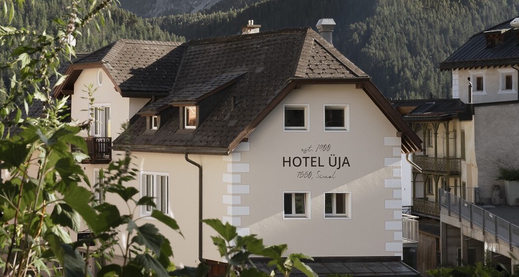 Hotel ÜJA